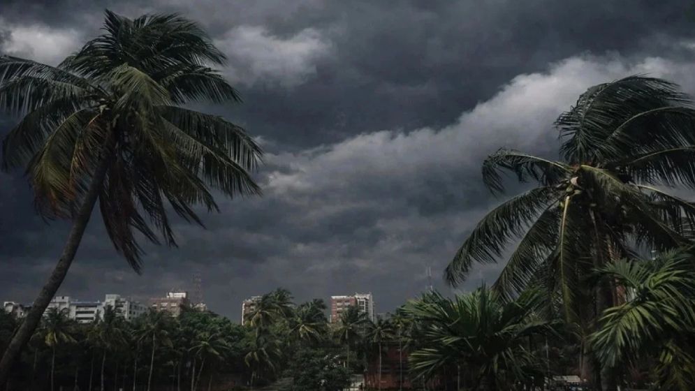 ১৪ অঞ্চলে ৬০ কিমি বেগে ঝড়ের আভাস