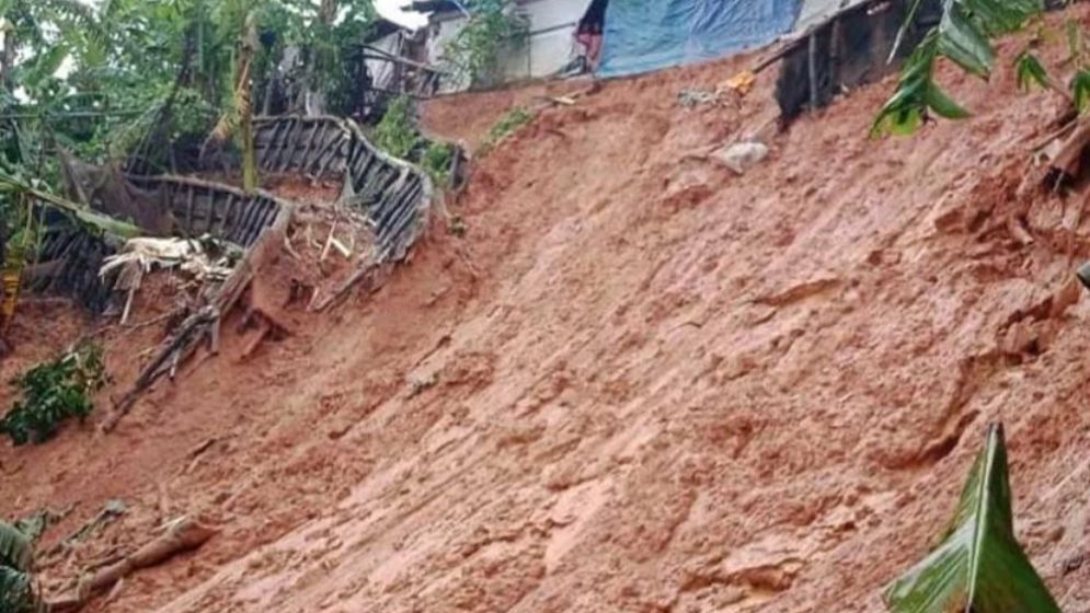 লামায় ভয়াবহ পাহাড়ধসে ৫ জনের মৃত্যু