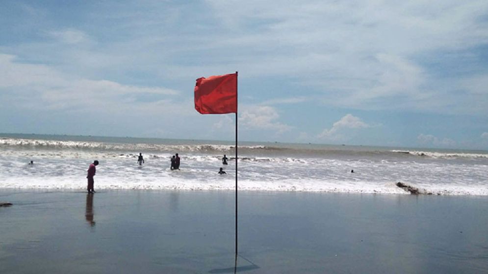দেশের সাত অঞ্চলে অঞ্চলের নদীবন্দরে ১ নম্বর সংকেত