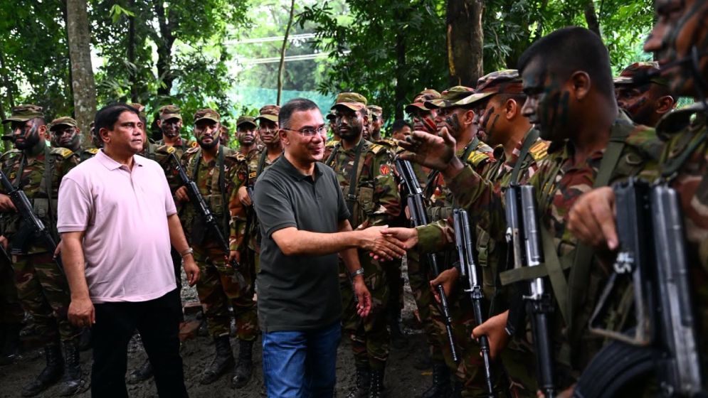 ছবিতে গ্রীষ্মকালীন প্রশিক্ষণ মহড়ায় প্রধানমন্ত্রী