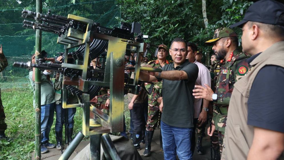 ছবিতে গ্রীষ্মকালীন প্রশিক্ষণ মহড়ায় প্রধানমন্ত্রী