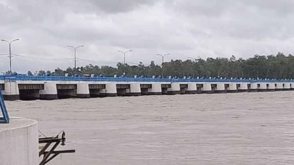  তিস্তায় হু হু করে বাড়ছে পানি, খোলা হলো ৪৪টি জলকপাট