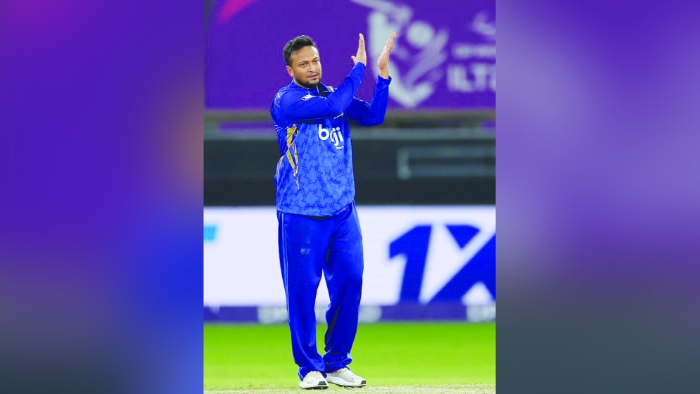 দলের জয়ে হাসি, ছন্দ খুঁজে পেলেন না সাকিব