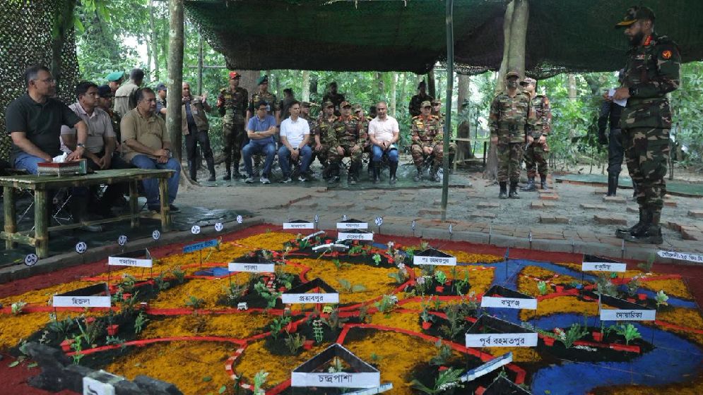 ছবিতে গ্রীষ্মকালীন প্রশিক্ষণ মহড়ায় প্রধানমন্ত্রী