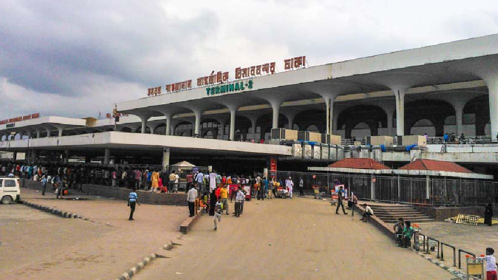 শাহজালাল বিমানবন্দরে সাঁড়াশি অভিযান, আটক ৮২