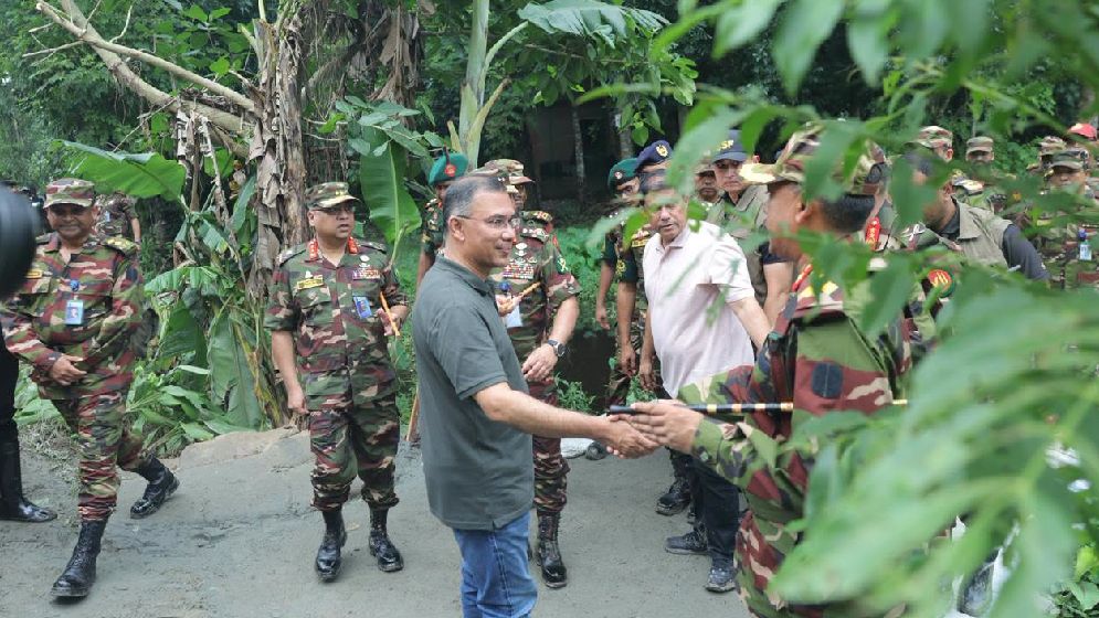 ছবিতে গ্রীষ্মকালীন প্রশিক্ষণ মহড়ায় প্রধানমন্ত্রী
