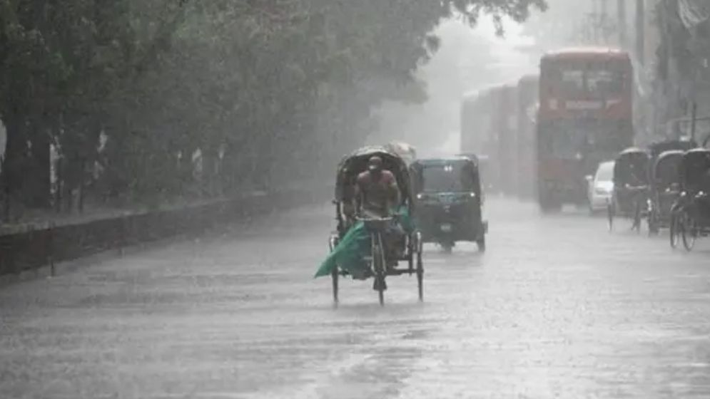 ৮ জেলায় ঝড়বৃষ্টির আভাস, নদীবন্দরে সতর্কবার্তা