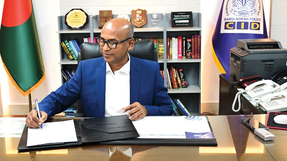 সিআইডি প্রধানের দায়িত্ব নিলেন মোশাররফ হোছাইন