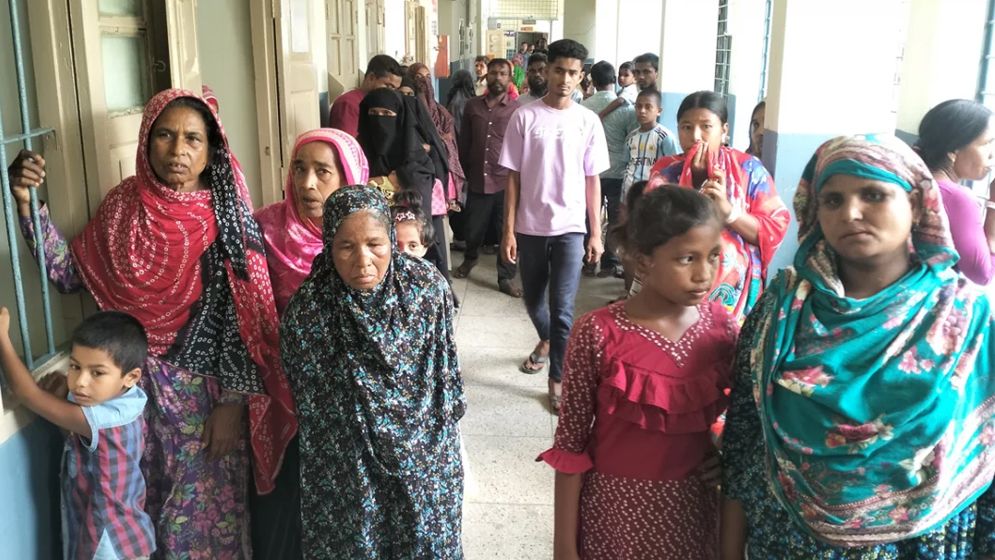 নীলফামারীতে বিদ্যুৎস্পৃষ্ট হয়ে দুই শ্রমিকের মৃত্যু