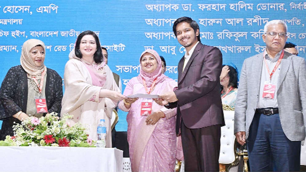 গ্রামে চিকিৎসার অভাবে  কেউ যেন প্রাণ না হারায় 