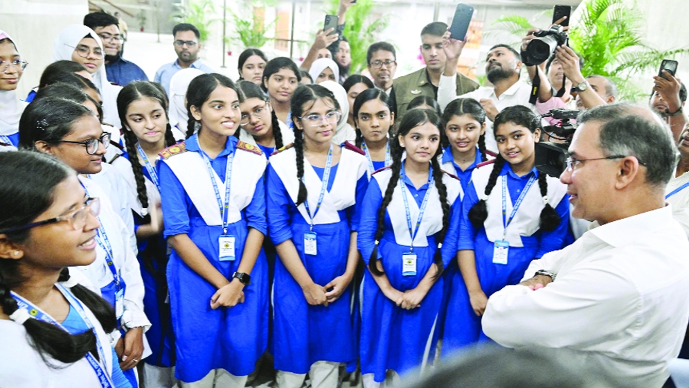 প্রধানমন্ত্রীর কাজে সন্তুষ্ট দেশের তিন-চতুর্থাংশেরও বেশি মানুষ
