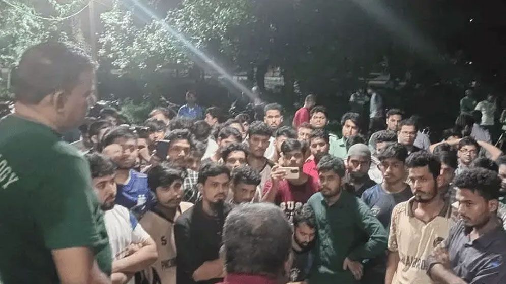 শাবিতে ক্যান্টিনের খাবার নিয়ে পোস্ট, ‘ছাত্রদল নেতাদের’ বিরুদ্ধে মারধরের অভিযোগ