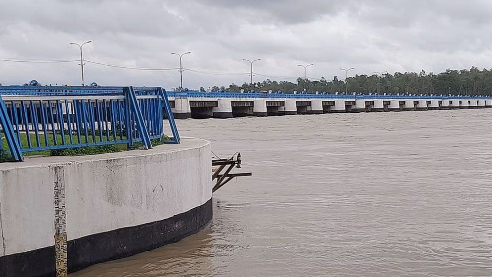 তিস্তার পানি বাড়ছে, বিপৎসীমা ছুঁই ছুঁই  