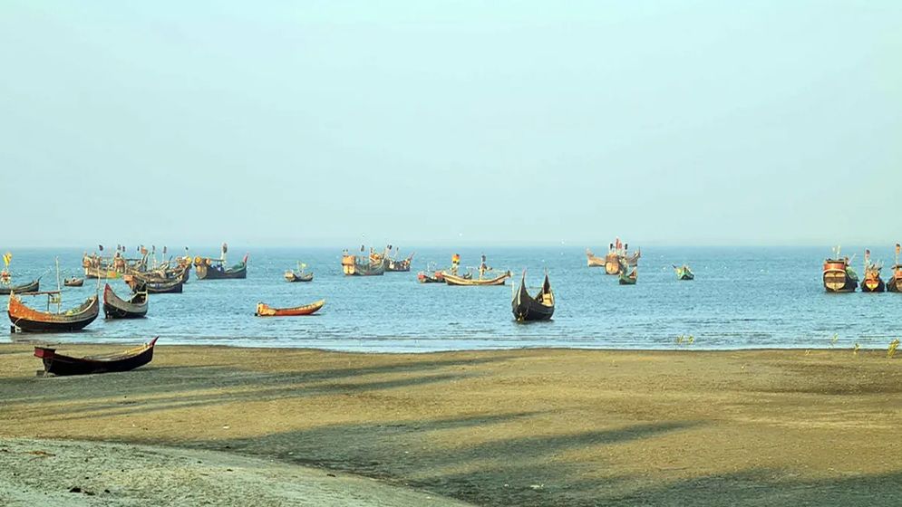 টানা ৬ দিন টেকনাফ-সেন্ট মার্টিন নৌ চলাচল বন্ধ 