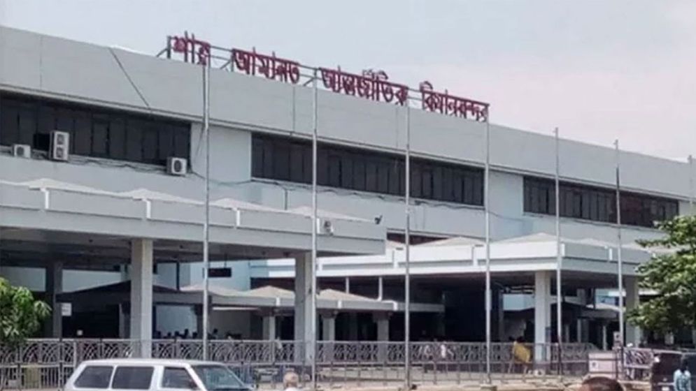 বৃষ্টির কারণে চট্টগ্রামে অবতরণ করতে পারেনি ৩ ফ্লাইট