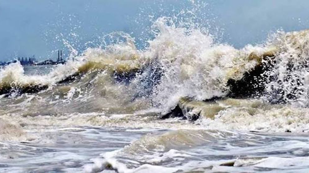 সব সমুদ্রবন্দরে ৩ নম্বর সতর্ক সংকেত