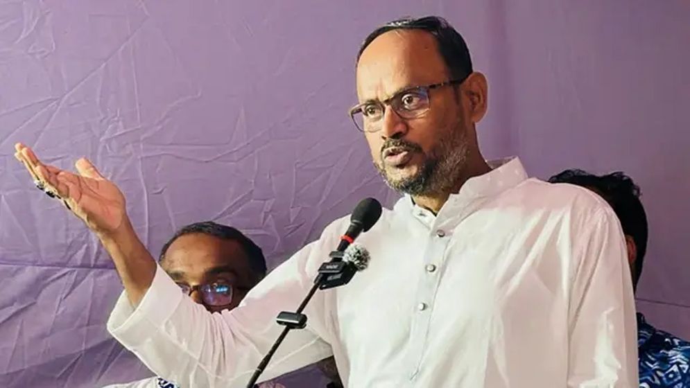 ক্ষুদ্র পোল্ট্রি খামারিদের সহজ শর্তে ঋণের আশ্বাস প্রতিমন্ত্রীর