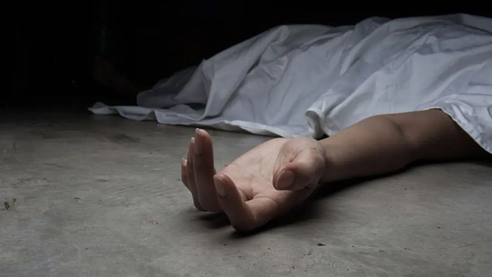 ভাগ্নের ঝুলন্ত মরদেহ দেখে মামার মৃত্যু