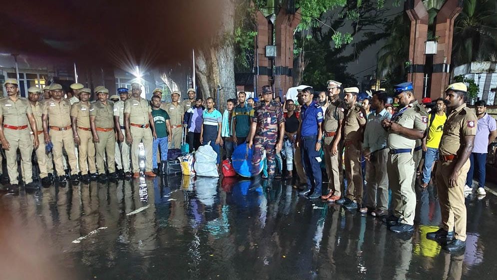 ট্রাভেল পারমিটে ভারত থেকে দেশে ফিরেছেন ৫০ বাংলাদেশি