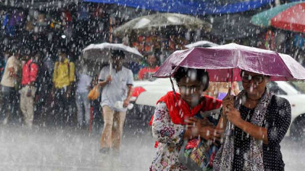 ৪ বিভাগে ভারী বৃষ্টি, নদীবন্দরে সতর্কতা