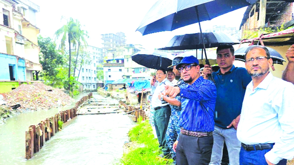 চট্টগ্রামে টানা বৃষ্টিতে পাহাড় ধসের আশঙ্কা