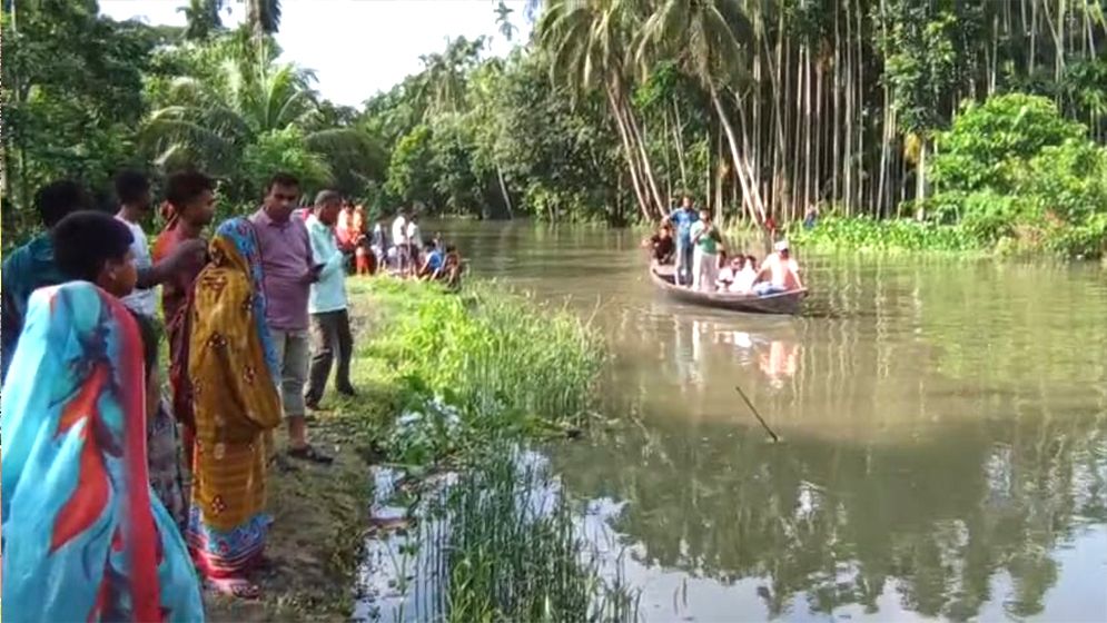 ভাসমান পেয়ারা বাজারে ঘুরতে এসে খালে লাফ, পর্যটক কিশোর নিখোঁজ