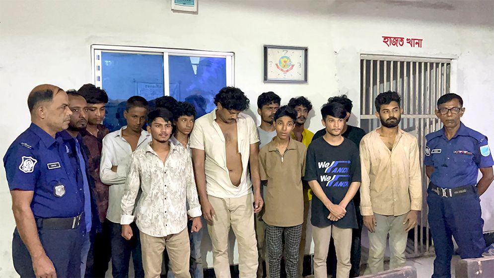 সোনারগাঁওয়ে মিছিলের প্রস্তুতিকালে ছাত্রলীগের ১২কর্মী গ্রেপ্তার