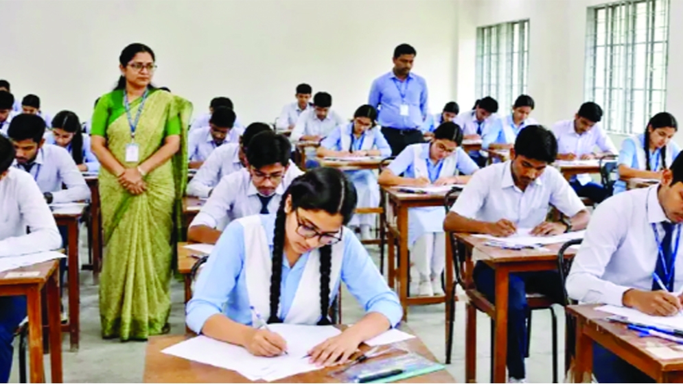 বিশেষ আয়োজনে আজ পরীক্ষায় বসছে ১৮ এইচএসসি পরীক্ষার্থী