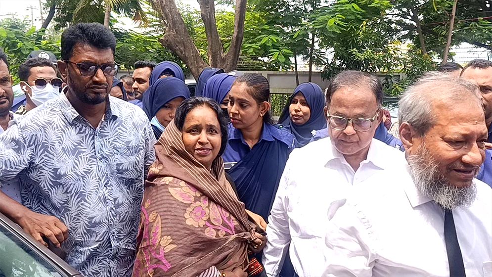 আল্লাহর কাছে বিচার চাইলেন আইভী 