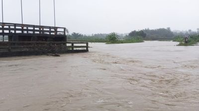 পাহাড়ি ঢল ও টানা বর্ষণে প্লাবিত চকরিয়া-মাতামুহুরী, পানিবন্দি লাখো মানুষ