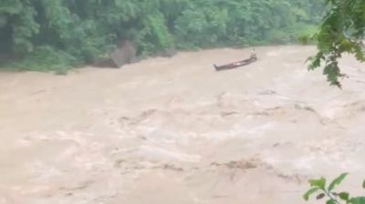 সাঙ্গু নদীতে নৌকাডুবি, এক পর্যটক নিখোঁজ