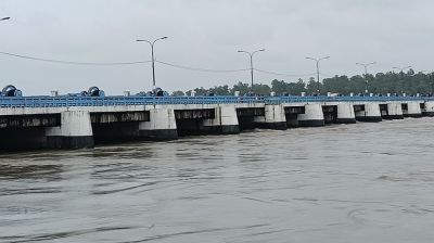 বিপৎসীমার ১ সেন্টিমিটার নিচে পানি, রেড অ্যালার্ট জারি