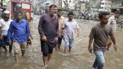 জলাবদ্ধতা নিরসনে মাঠে ডিএনসিসি প্রশাসক