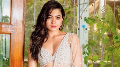 পানির নিচে ২০ ঘণ্টা শুটিং রাশমিকার, নতুন রেকর্ড  