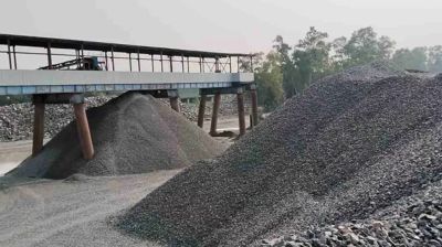 ৫৩ দিন পর মধ্যপাড়া খনিতে পাথর উত্তোলন শুরু