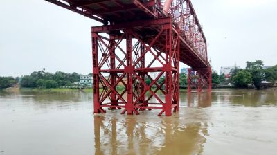 টানা বৃষ্টি ও পাহাড়ি ঢলে বাড়ছে নদ-নদীর পানি, বন্যার শঙ্কা