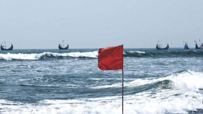 সাগরে ‘সুস্পষ্ট লঘুচাপ’, বন্দরে সতর্ক সংকেত  