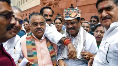 ধর্মেন্দ্র প্রধানকে ঘিরে লোকসভায় বিজেপি-কংগ্রেসের উত্তেজনা 