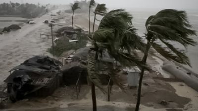 ঢাকাসহ ১০ অঞ্চলে বজ্রসহ বৃষ্টির আভাস, নদীবন্দরে সতর্কতা