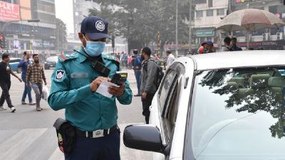 রাজধানীতে ট্রাফিক আইন লঙ্ঘনে ২২৪০ মামলা