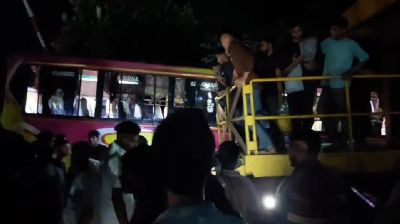রাজবাড়ীতে ট্রেনের বিচ্ছিন্ন বগির ধাক্কায় নিহত ২