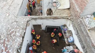 কোচিংয়ের ছাদ ধসে ১৪ শিশুর মৃত্যু