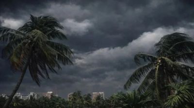 ১২ অঞ্চলে বজ্রবৃষ্টির পূর্বাভাস, নদীবন্দরে সতর্কসংকেত