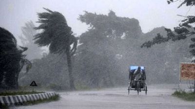 সন্ধ্যার মধ্যে যেসব জেলায় ঝড়ের শঙ্কা, নদীবন্দরে সতর্কবার্তা