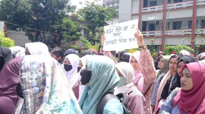 বদলি নয়, জলাবদ্ধতার স্থায়ী সমাধান চায় শিক্ষার্থীরা