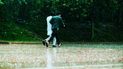 দেশের ৯ অঞ্চলে বজ্রবৃষ্টি, নদীবন্দরে সতর্কসংকেত
