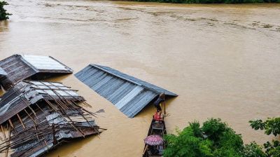 বন্যার পানিতে যেসব ভুল কখনো করবেন না