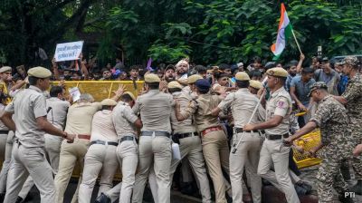 ভারতে সংসদ অভিমুখে লং মার্চে লাঠিচার্জ