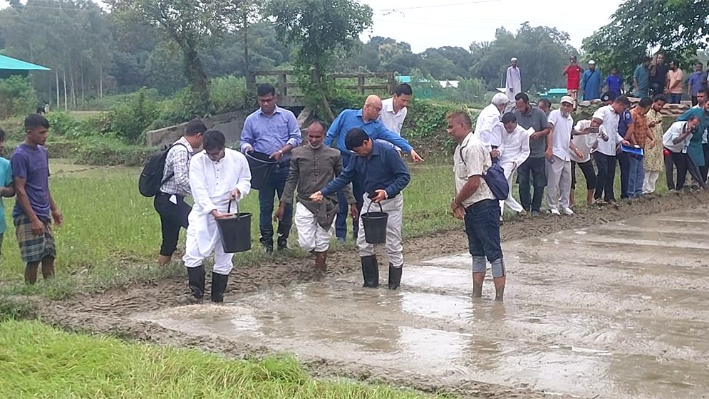 বন্যায় ক্ষতিগ্রস্ত কৃষকদের সব ধরনের সহায়তা দেওয়া হবে: কৃষিমন্ত্রী