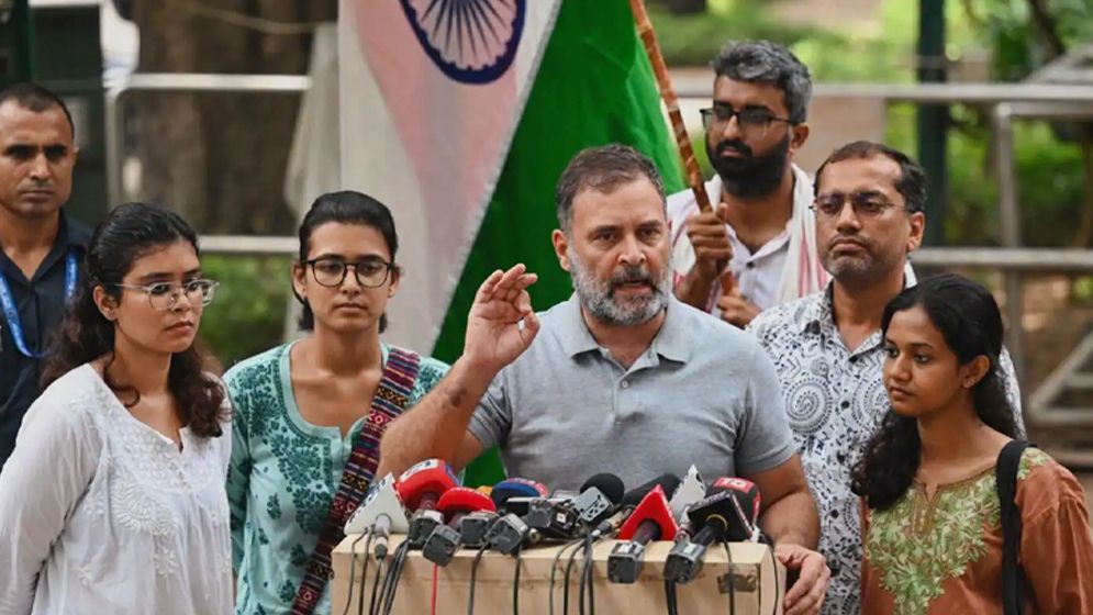 এবার সরকার পতনের ডাক দিলেন রাহুল গান্ধী
